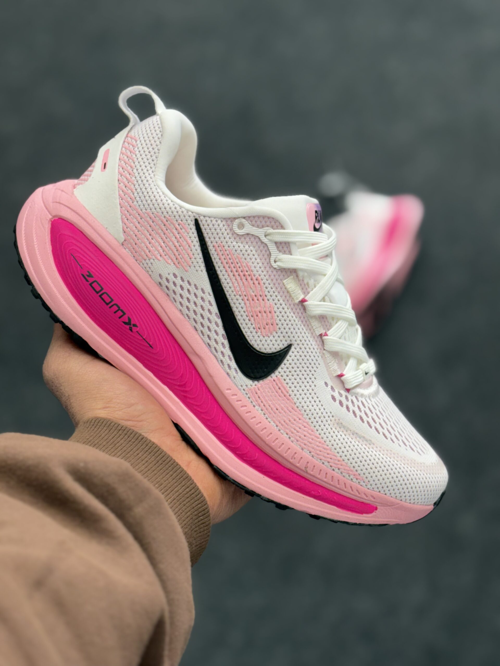 نایک زومیکس 2025