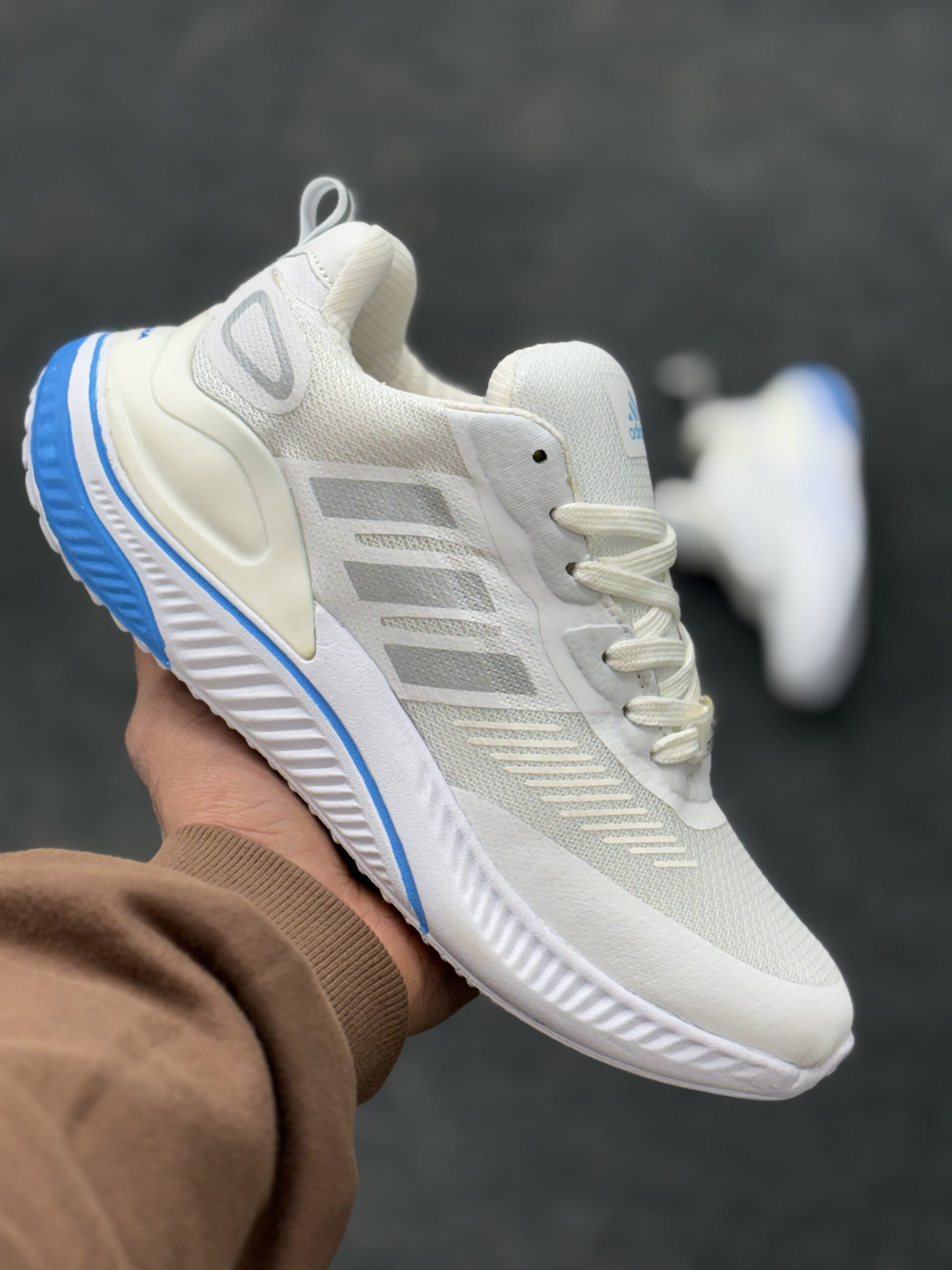 آدیداس آلفا